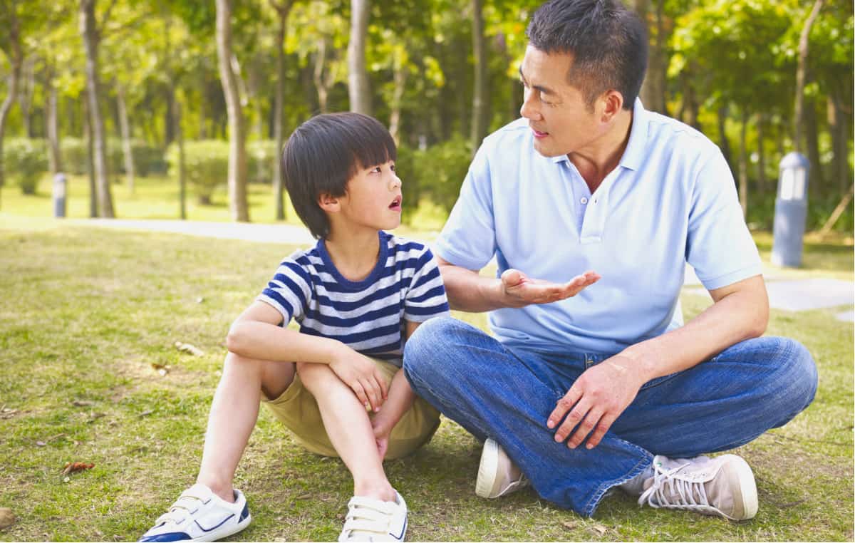 誰說女兒才貼心？鼓勵表達養出好男生