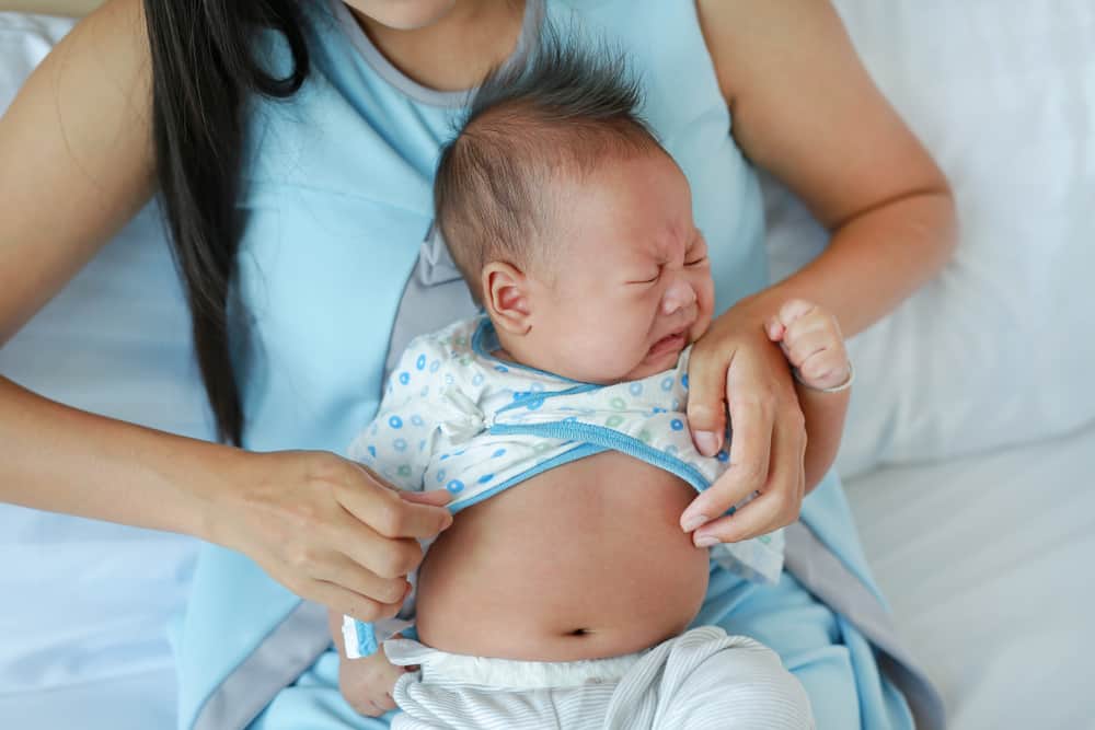 心疼嬰幼兒胃灼熱！這些症狀父母快懂