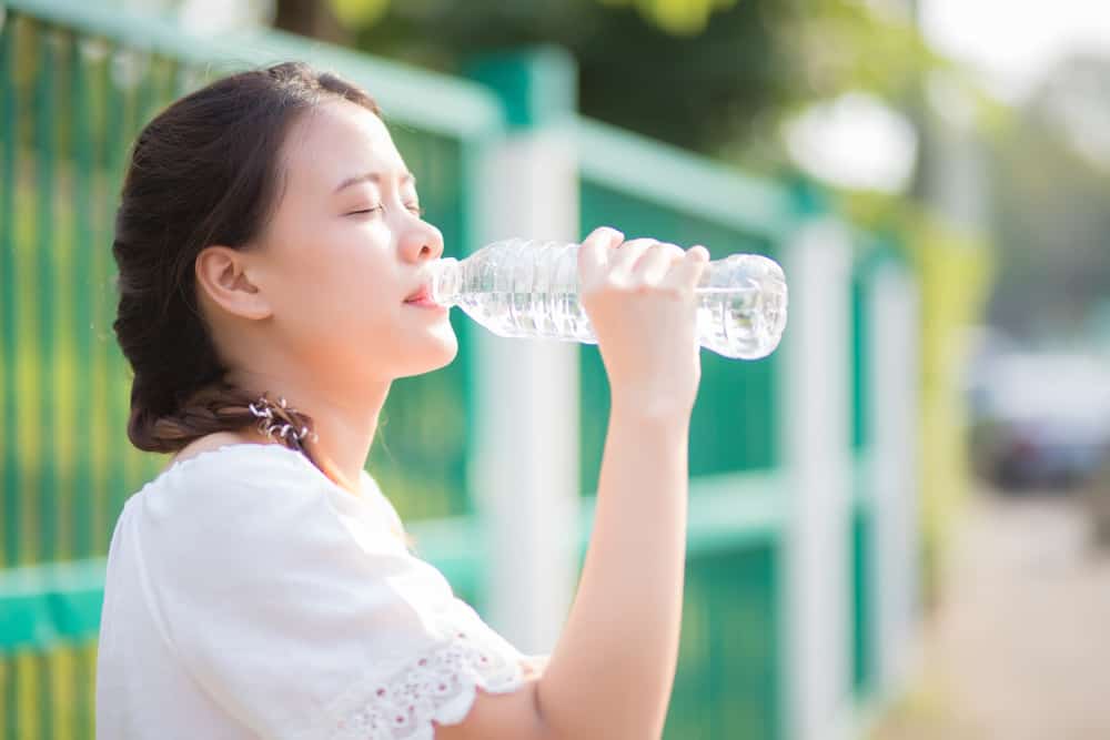 身體狀況要注意！補水防曬抗熱浪