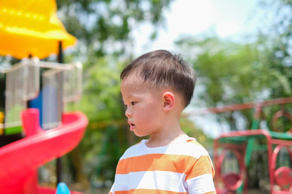 小孩屁股三把火！大熱天幼童注意喝水和防曬