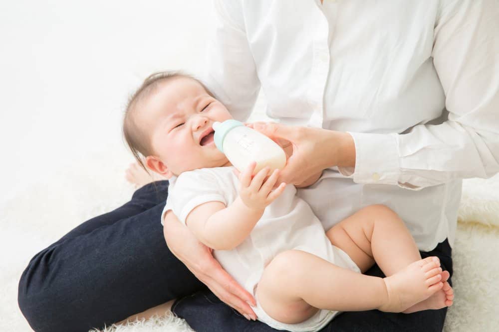 換奶粉哭鬧怎麼辦？換奶粉重點、注意事項，6招改善嬰兒換奶粉哭鬧！